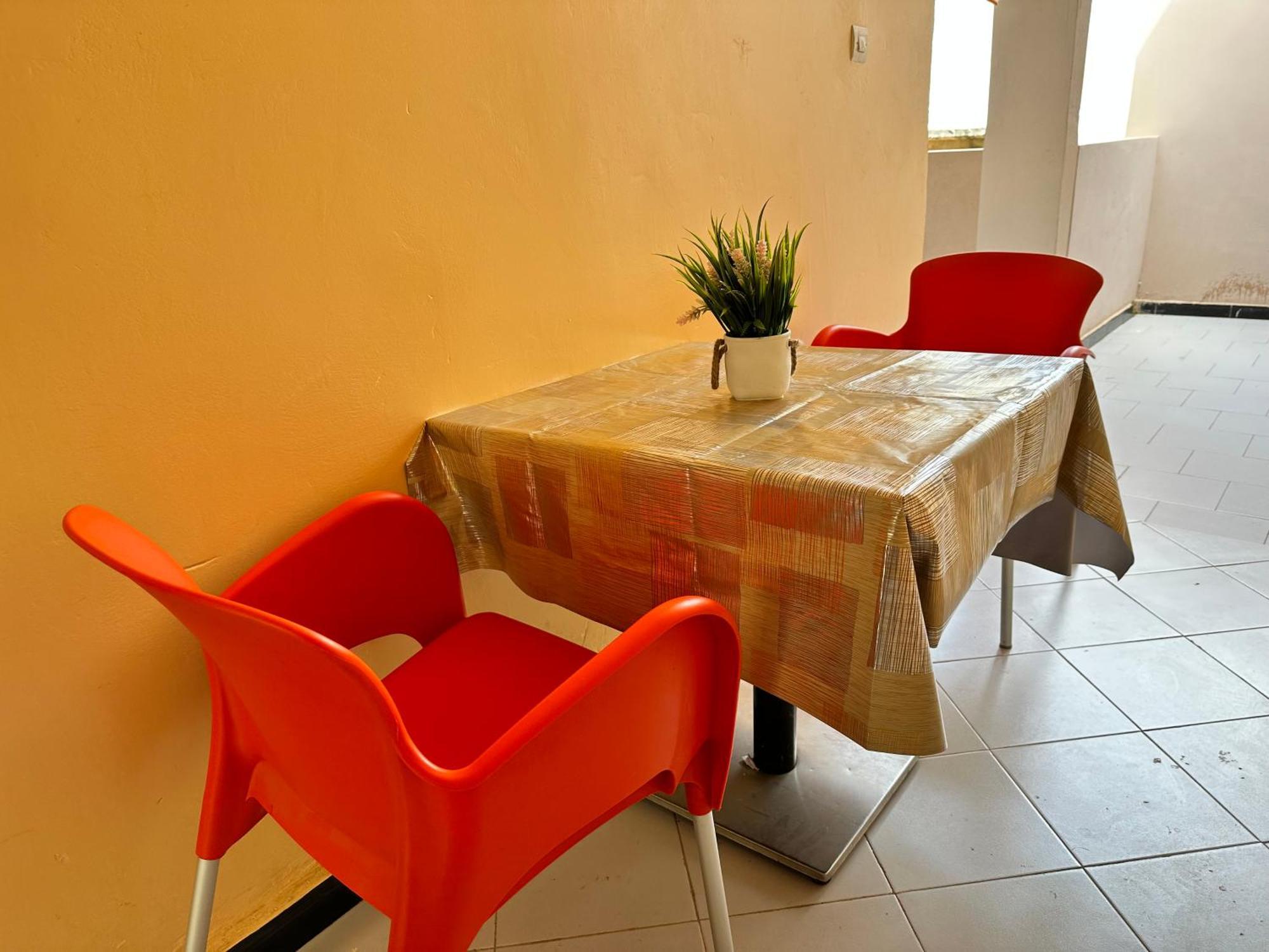 Residences Primis Thies - Appartements Et Chambres Exterior foto